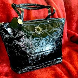 Coach Black Patient Leather Tote zipper closer excellent condition 141/2x11x5